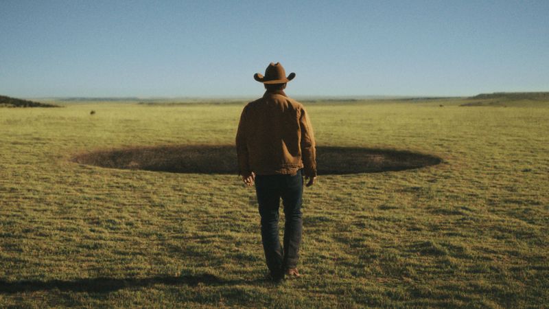 Outer Range Review: Josh Brolins spannender Science-Fiction-Western ist Yellowstone für Kunstschulkinder